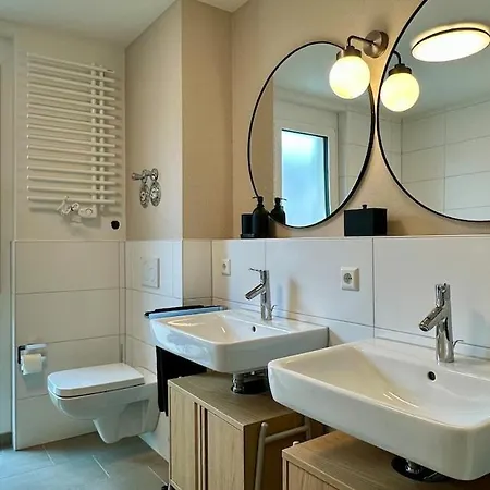 3-Zi-Neubauapartment Moebliert * Leonberg