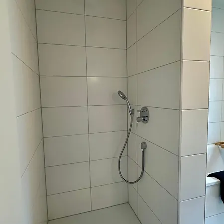 Apartmán 3-zi-neubauapartment Moebliert *