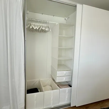 3-Zi-Neubauapartment Moebliert