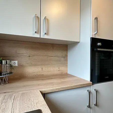 3-zi-neubauapartment Moebliert * Leonberg