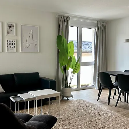 3-Zi-Neubauapartment Moebliert Leonberg